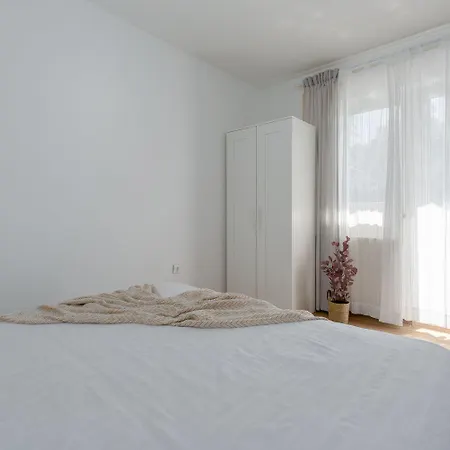 Charmantes Anwesen Mit Privatpool, Grossem Garten, Tischtennis, Badmintonplatz, Bbq, Outdoor-kueche Holiday home *