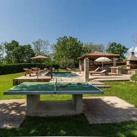 Charmantes Anwesen Mit Privatpool, Grossem Garten, Tischtennis, Badmintonplatz, Bbq, Outdoor-kueche Tinjan