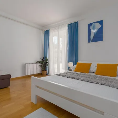 Charmantes Anwesen Mit Privatpool, Grossem Garten, Tischtennis, Badmintonplatz, Bbq, Outdoor-kueche Tinjan