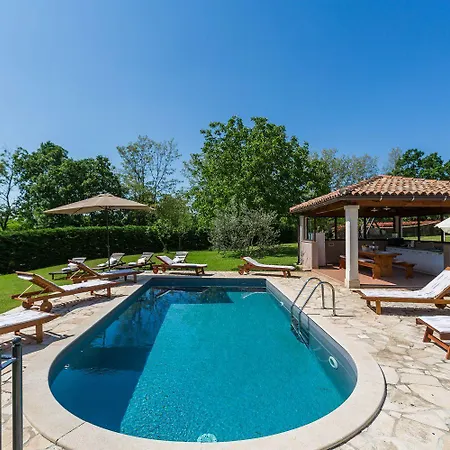 Charmantes Anwesen Mit Privatpool, Grossem Garten, Tischtennis, Badmintonplatz, Bbq, Outdoor-kueche Holiday home Tinjan